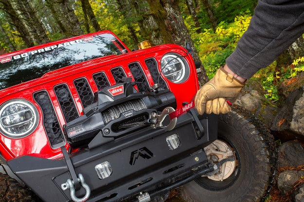 WARN ZEON XD Winch with 100’ feet of 3/8” Spydura Synthetic Rope and the HUB Receiver