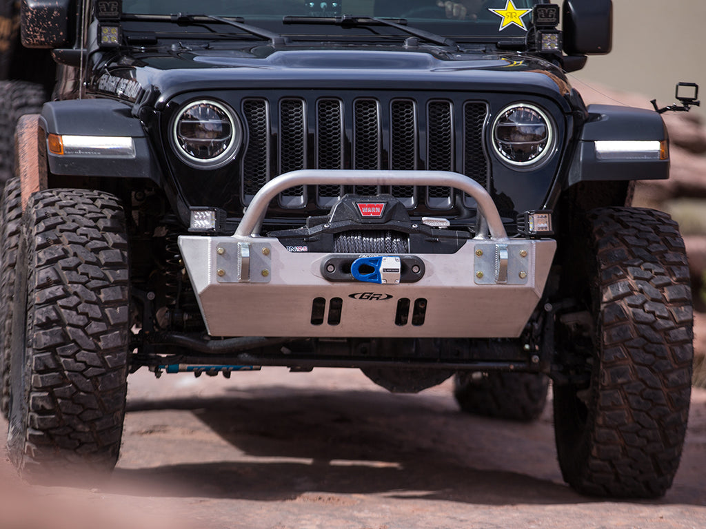 GENRIGHT OFFROAD  Stubby Front w/Winch Guard Bar, Aluminum for 18-up Jeep Wrangler JL & 20-up Jeep Gladiator JT